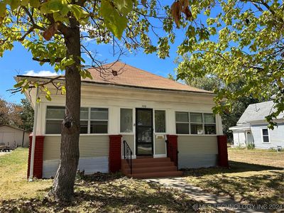 526 S Pine St, Nowata, OK, 74048