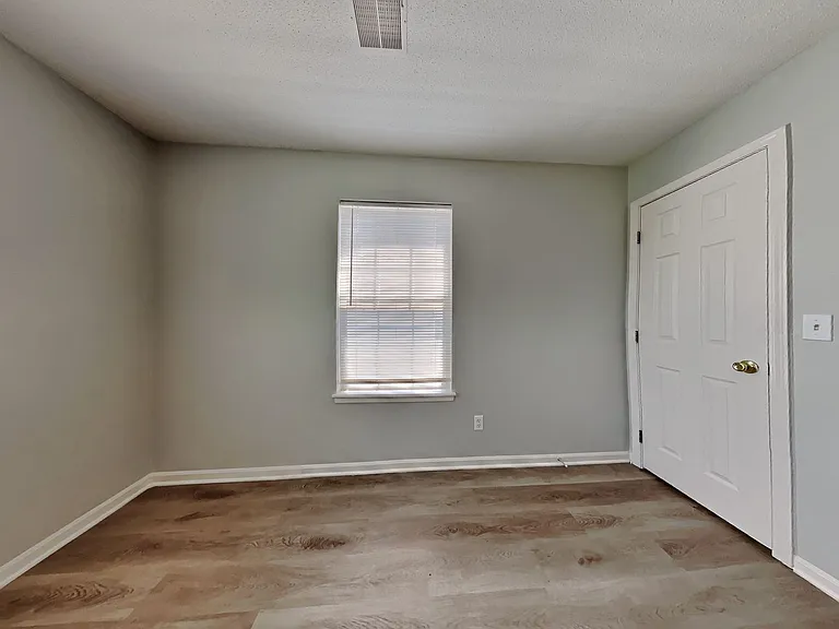 4219 Woodland Ave — Photo 15