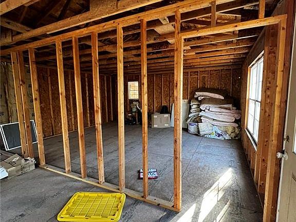 5th image of 1832 Munden Point Rd