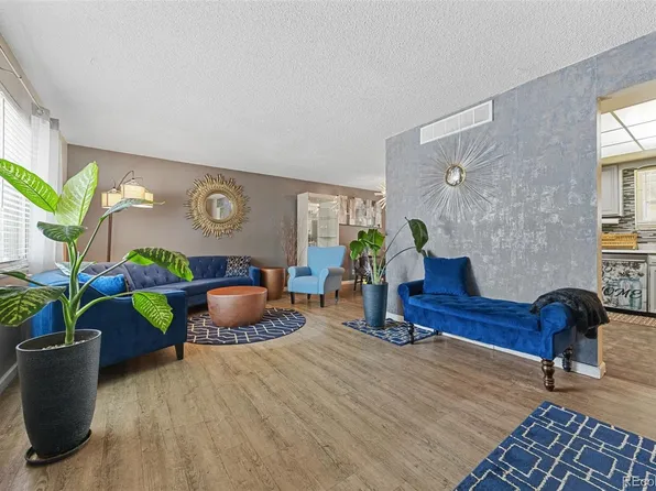 4725 Topeka Court, Denver, CO 80239