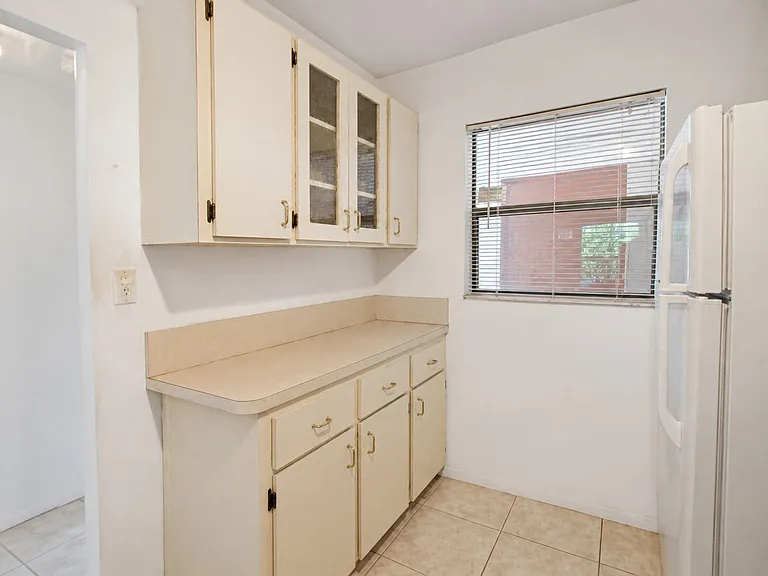 7260 Woodmont Ave #203 — Photo 5