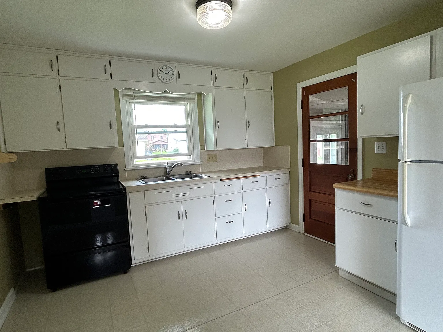2 bed, 903 sqft, $900 — Photo 3