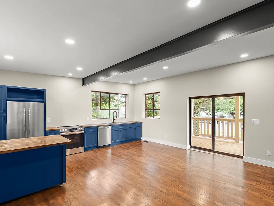 903 Orchard Ave