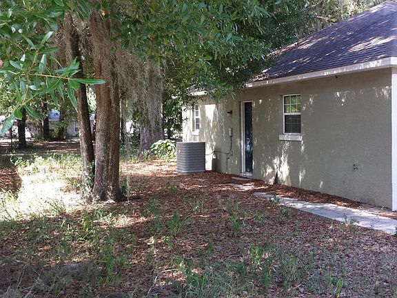 4th image of 1304 Bates Ave