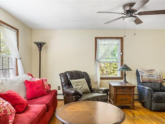 4th image of 73 Arbor Way