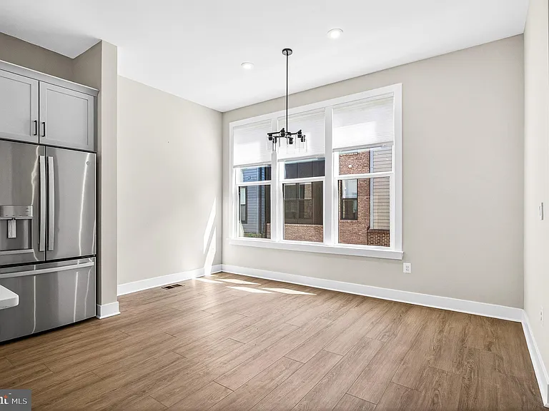 2421 Liberty Loop — Photo 17
