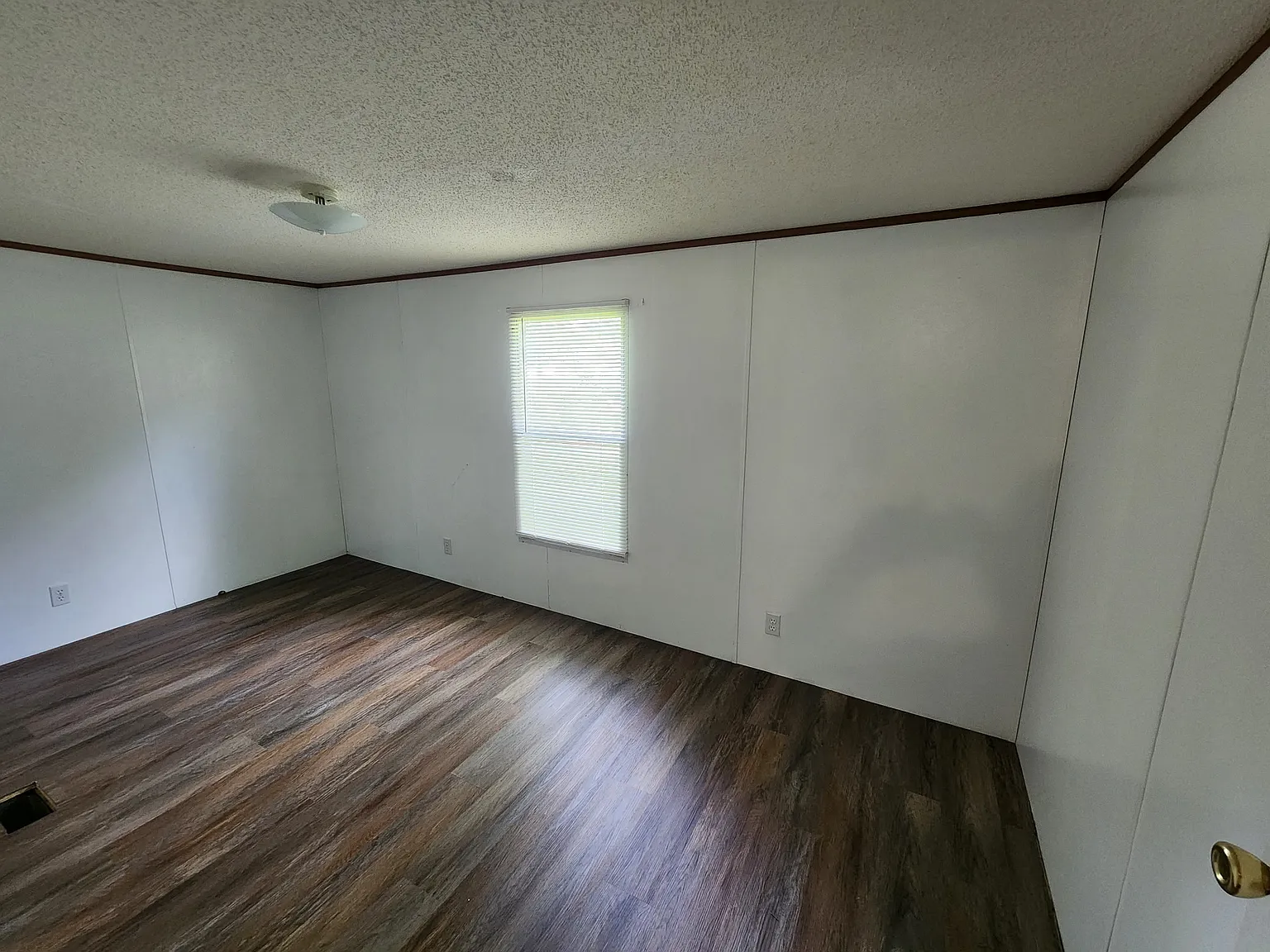 3 bed, $1,000 — Photo 2