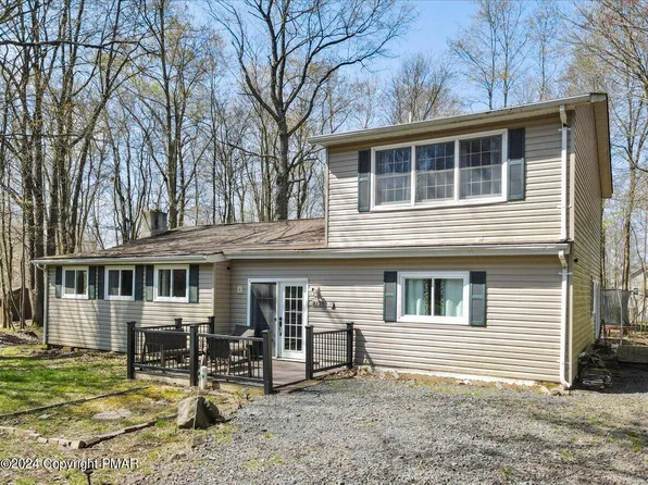 8128 Flint Dr, Pocono Lake, PA 18347