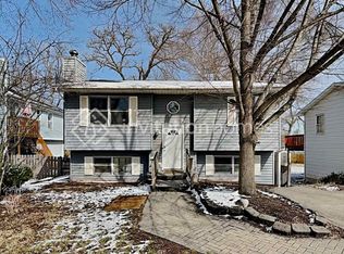 1712 Blue Island Dr, Crystal Lake, IL 60012