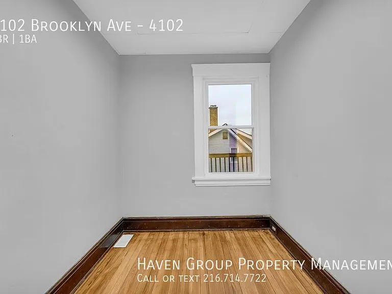 4102 Brooklyn Ave #4102 — Photo 15