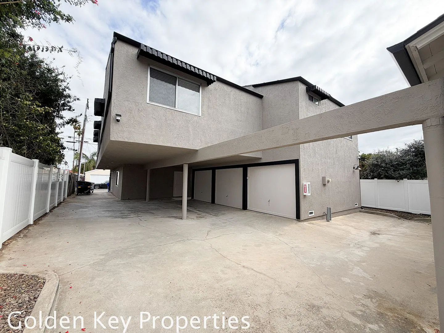 1724 Broadway St — Photo 2
