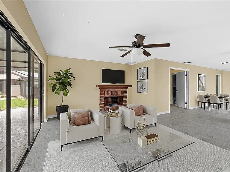 5222 S View Point — Photo 2