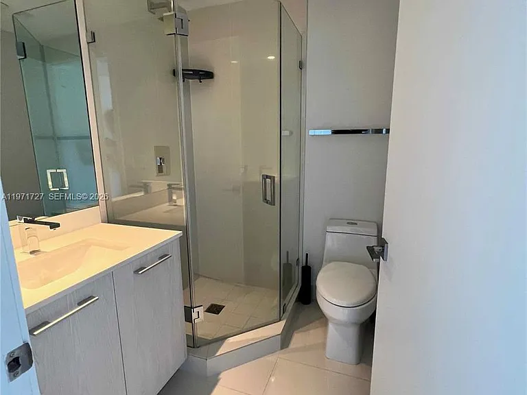 45 SW 9th St #3703 — Photo 40