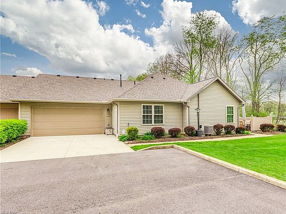 2nd image of 1459 Tewksbury Cir #7A