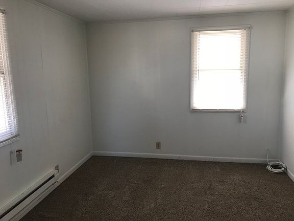 4th image of 702 Midland Ave