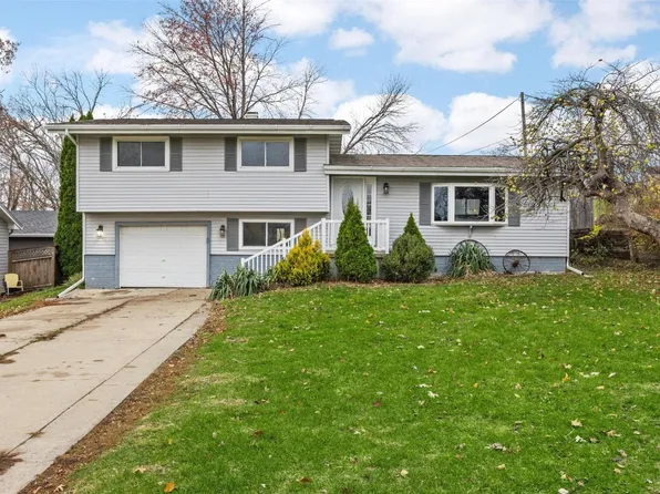 1010 19th St NW, Cedar Rapids, IA 52405