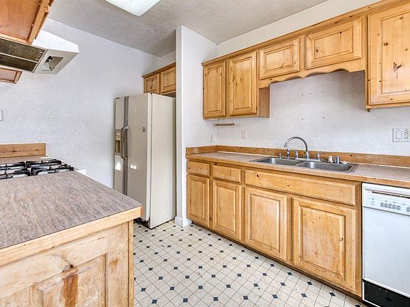 5th image of 1786 Bicentennial Way #1