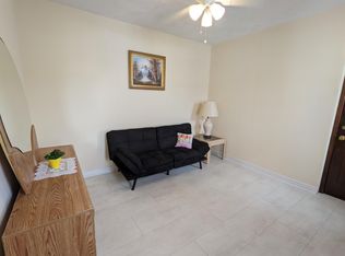 905 W 9th St #B, Chester, PA 19013