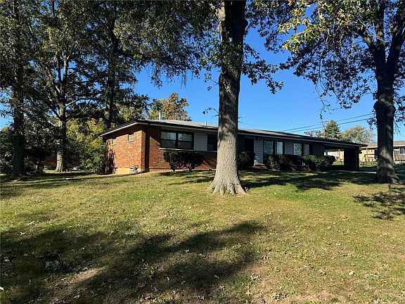 2nd image of 1169 Mesa Dr
