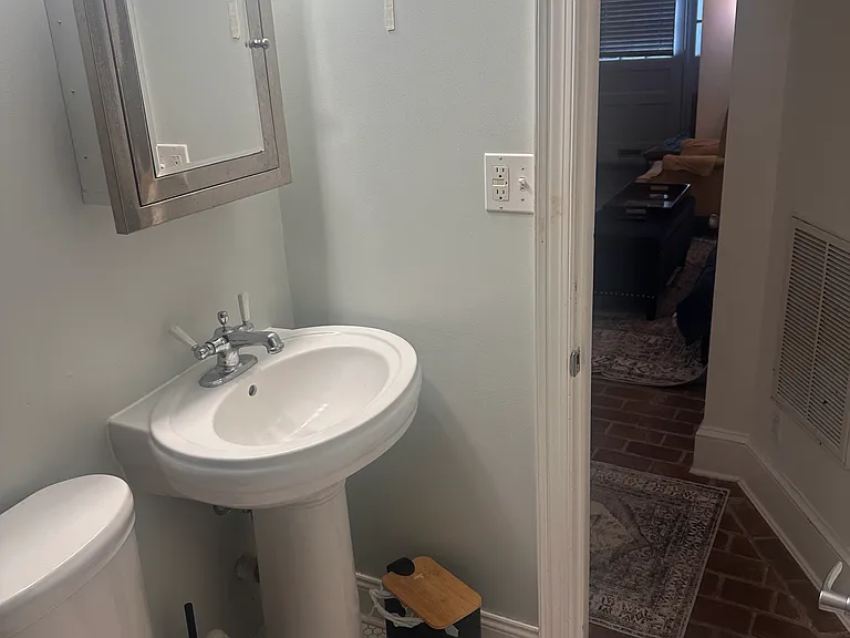 405 1st St SE #BASEMENT — Photo 8