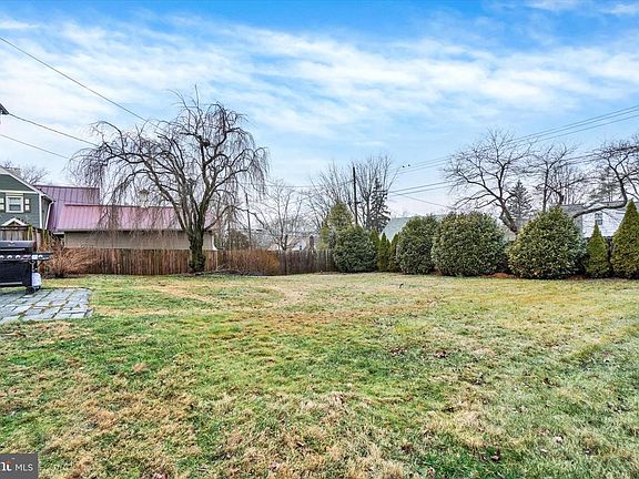 4th image of 809 Grandview Rd