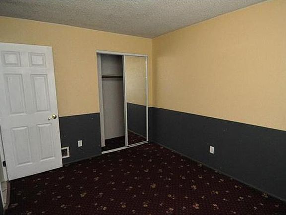 5th image of 3811 E Lakeview Cir