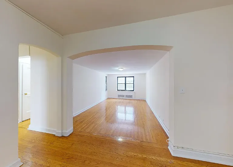 246 E 46th St #5H — Photo 1