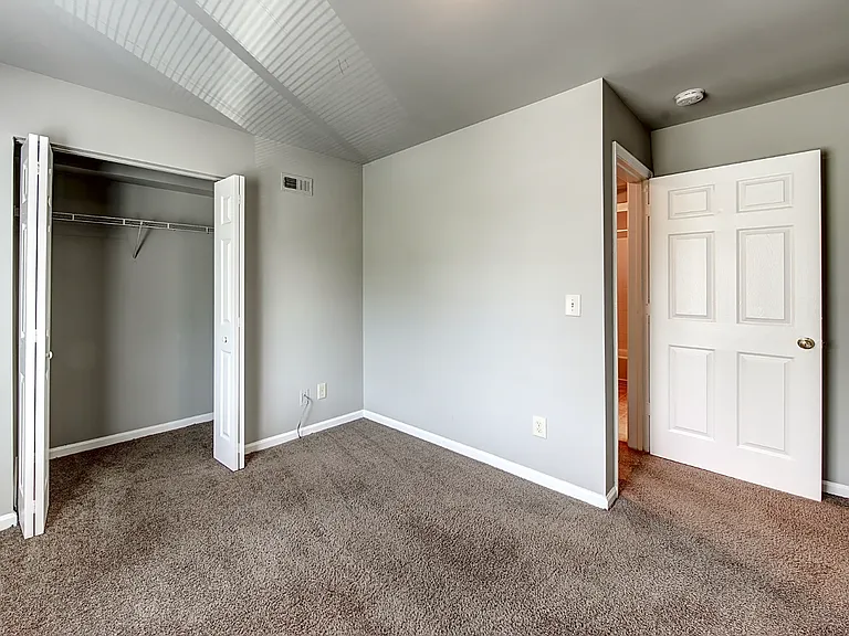 849 Farmhurst Dr #D — Photo 38