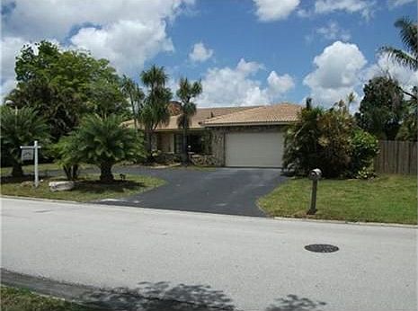 1st image of 335 NW 93rd Ave