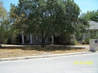 1st image of 402 WOODWAY FOREST