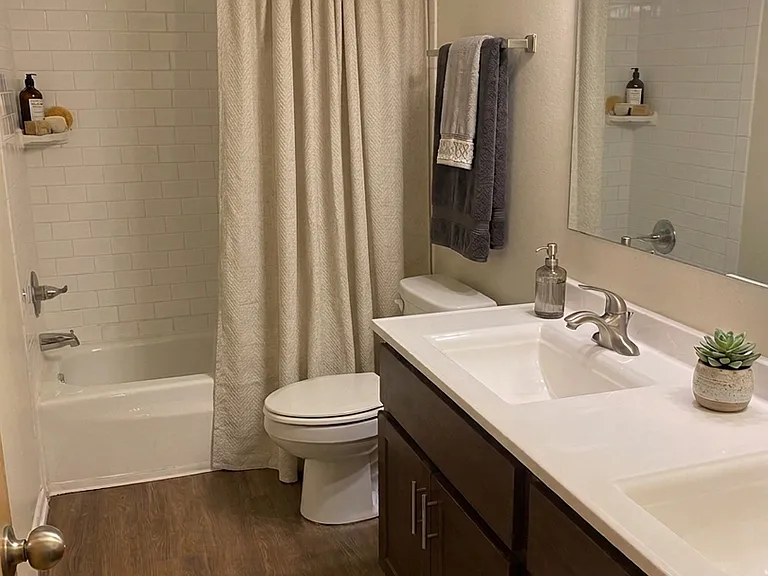 Broad Ripple Flats — Photo 13