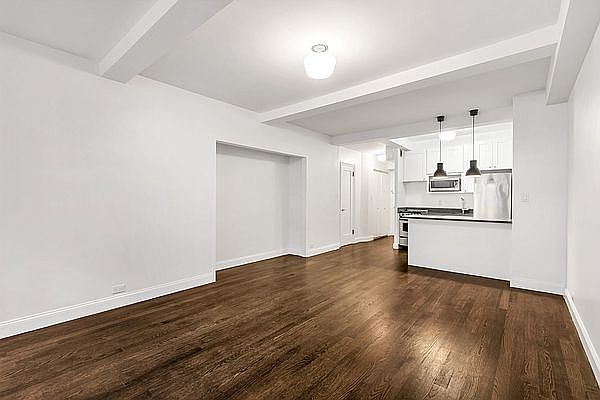 1st image of 310 E 44th St APT 1020