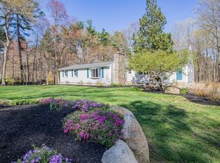 3 Old Log Ln, Bellingham, MA 02019