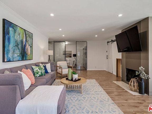 4th image of 1828 Camden Ave APT 101