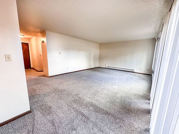 3rd image of 7111 47th Ave NE #18912019