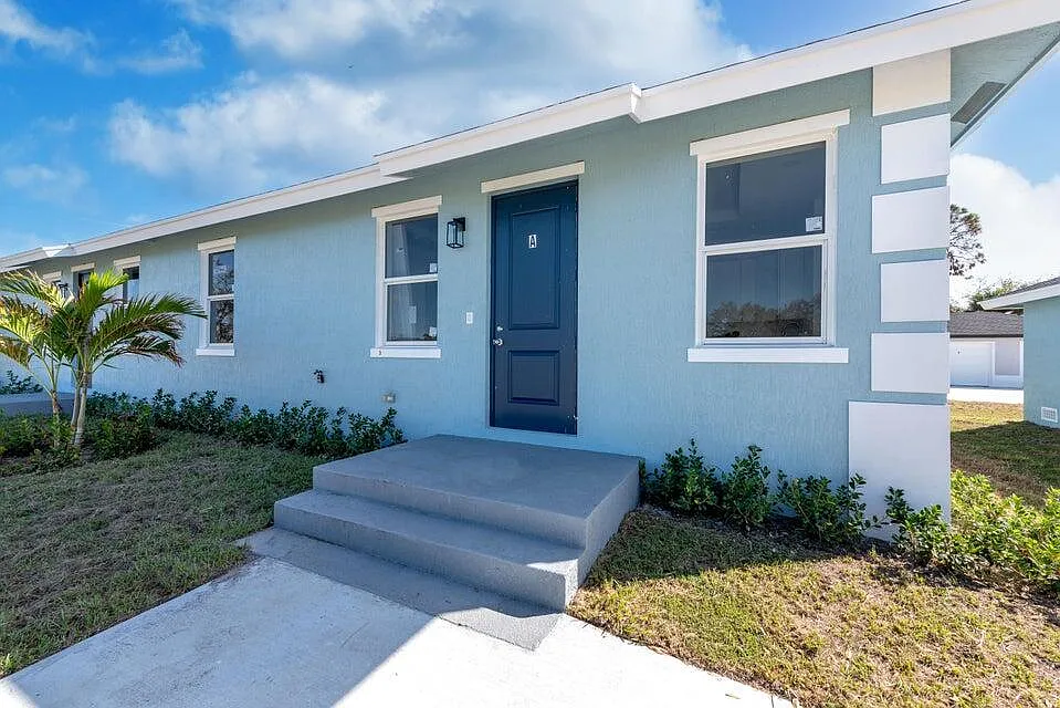 248 Rotonda Boulevard W (NEW) Unit C - 1 — Photo 4