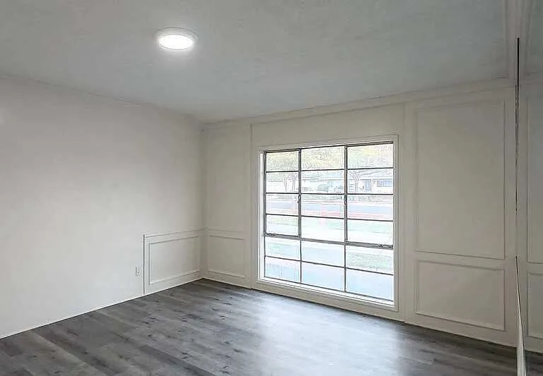 590 N Cambridge St — Photo 19