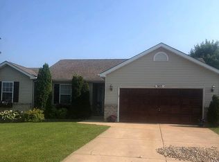 903 Warrior Ridge Ct, Warrenton, MO 63383