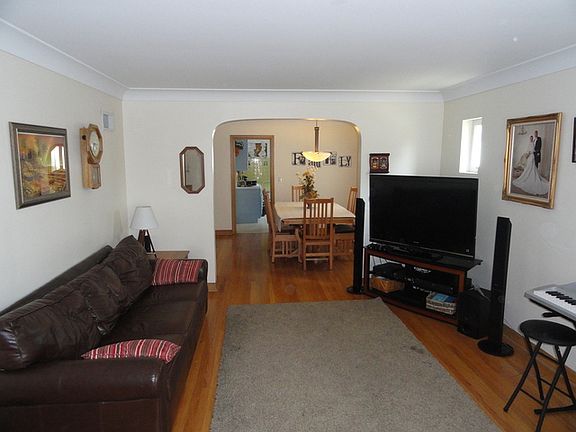 4th image of 4201 N Melvina Ave
