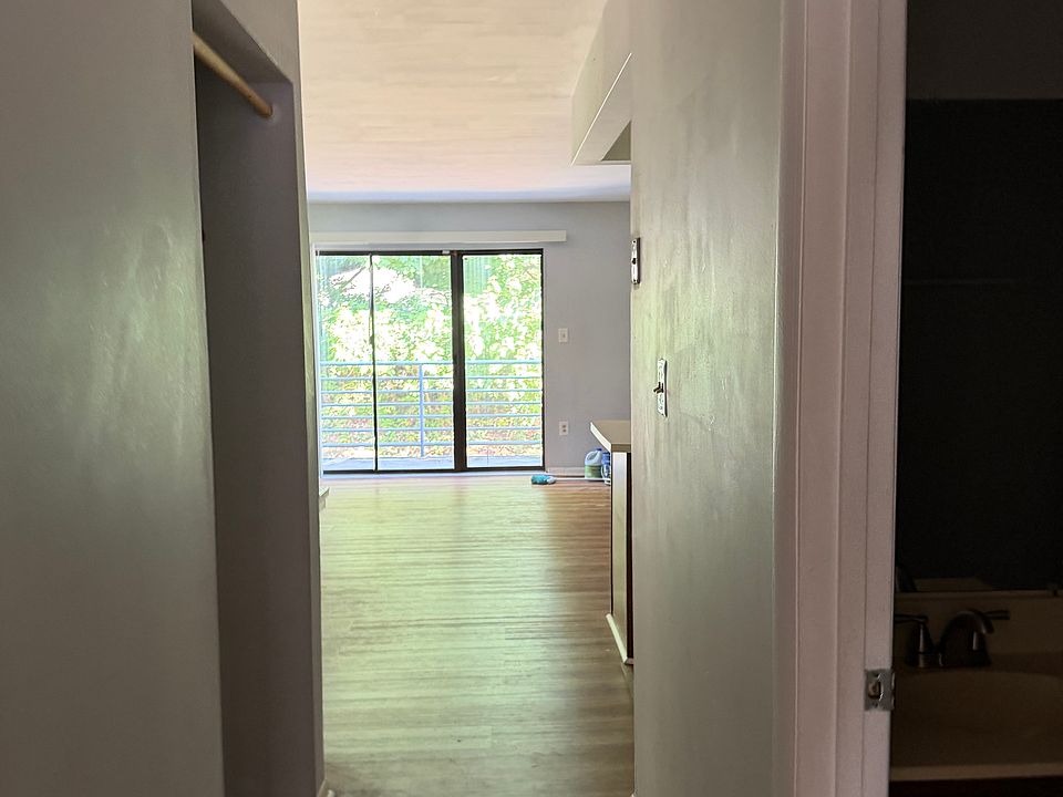 1st image of 56 Ashlar Hill Ct #56