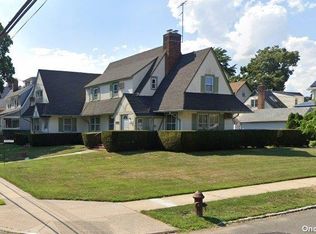 21135 34th Rd, Bayside, NY 11361