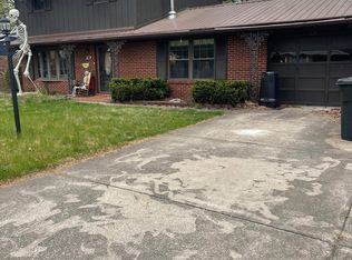 121 Iroquois Trl, Ona, WV 25545