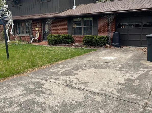 121 Iroquois Trl, Ona, WV 25545