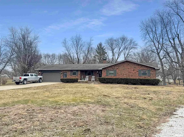 310 S Chestnut St, Versailles, IL 62378