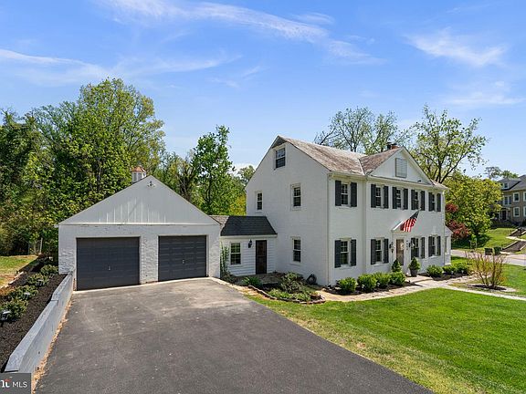 2nd image of 4809 Woodside Rd