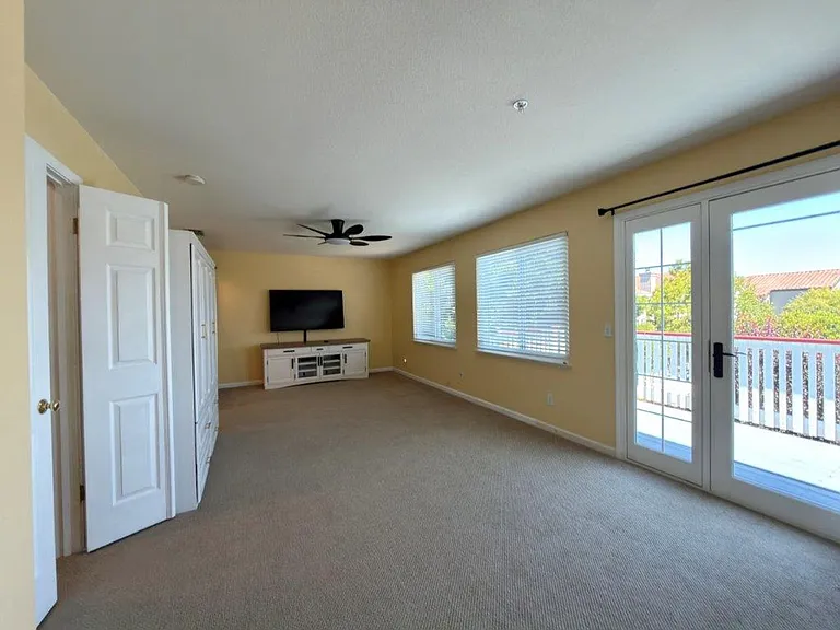 94 S Newport Dr — Photo 26