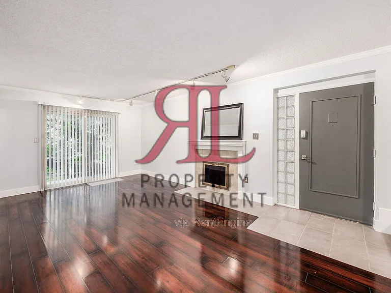 1212 Lake Shore Dr — Photo 10