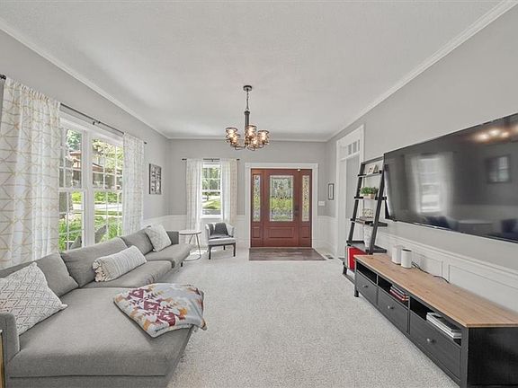 5th image of 128 W Sea Ave