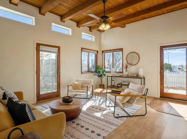 1221 Senda Ln, Santa Fe, NM 87507