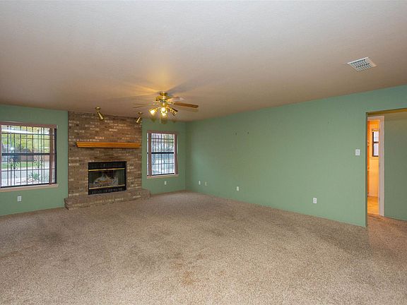 5th image of 5 Everglade Ct